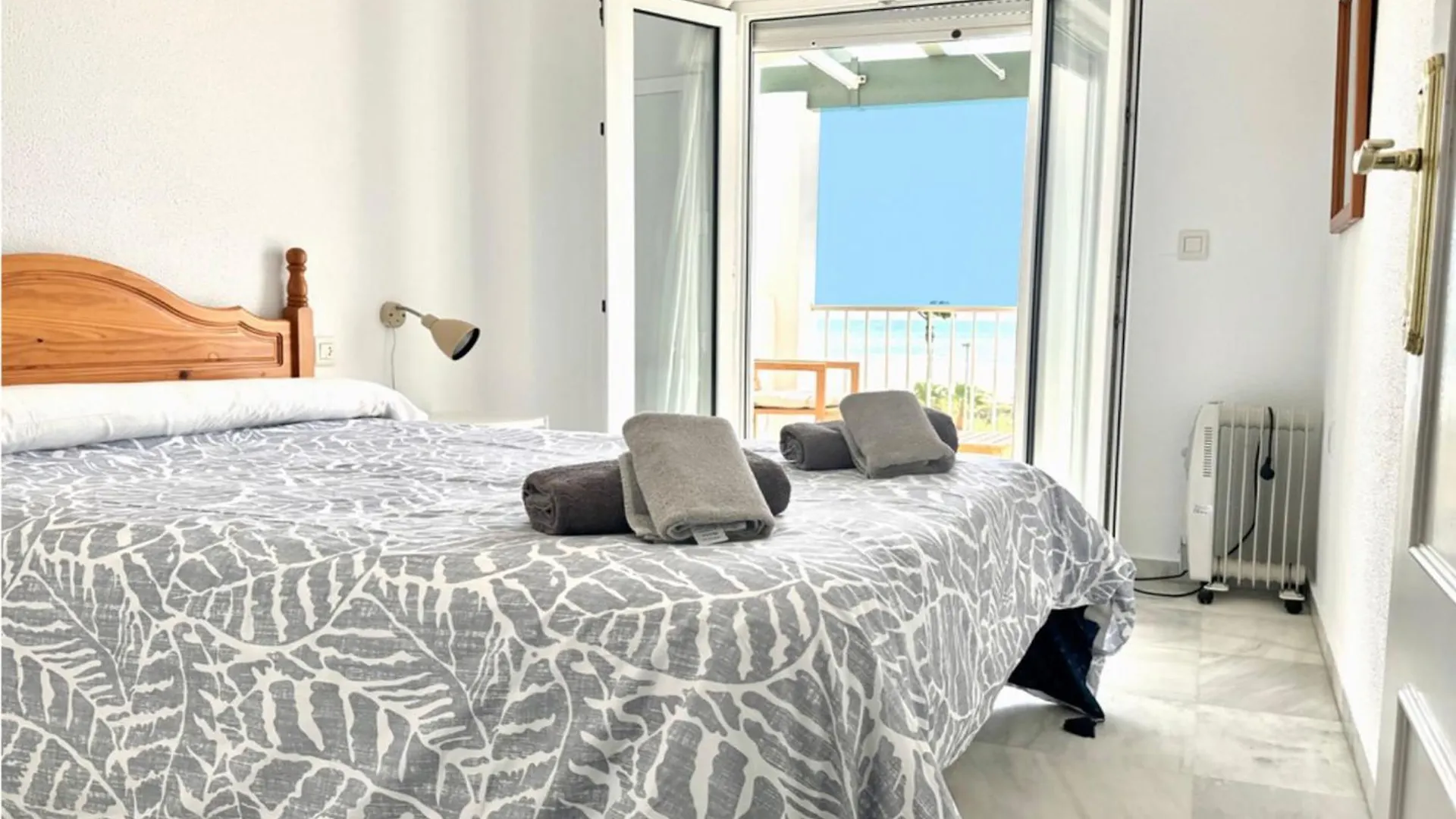 קוניל דה לה פרונטרה Santa Barbara B Beach Front With Terrace, Sea View In And Garage In Conil דירה